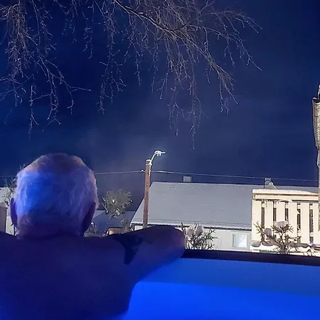 The Perfect Stop - Pinewood Loft Chalet