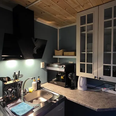 The Perfect Stop - Pinewood Loft Dağ evi Lodingen