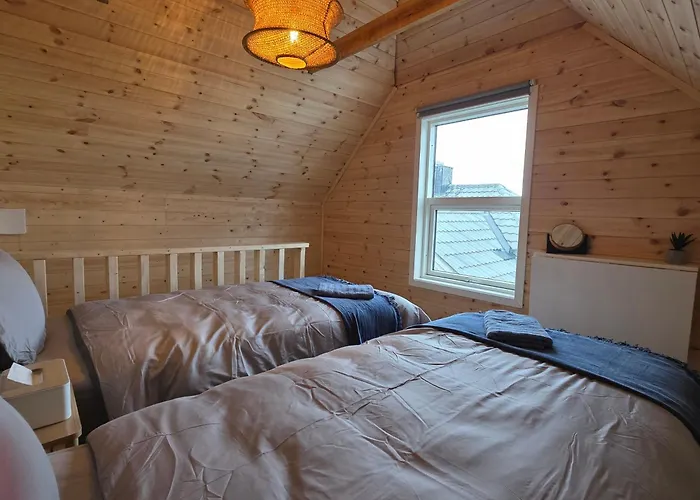 The Perfect Stop - Pinewood Loft * 뢰딩엔